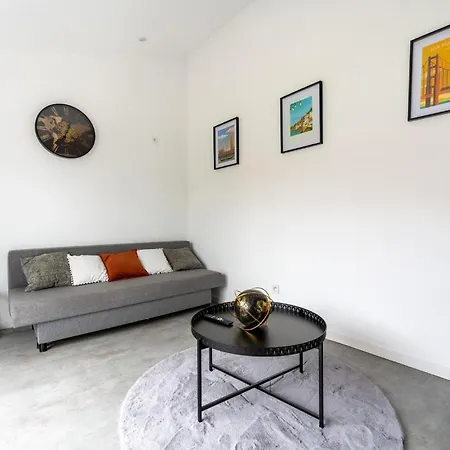 Apartment Lovely In